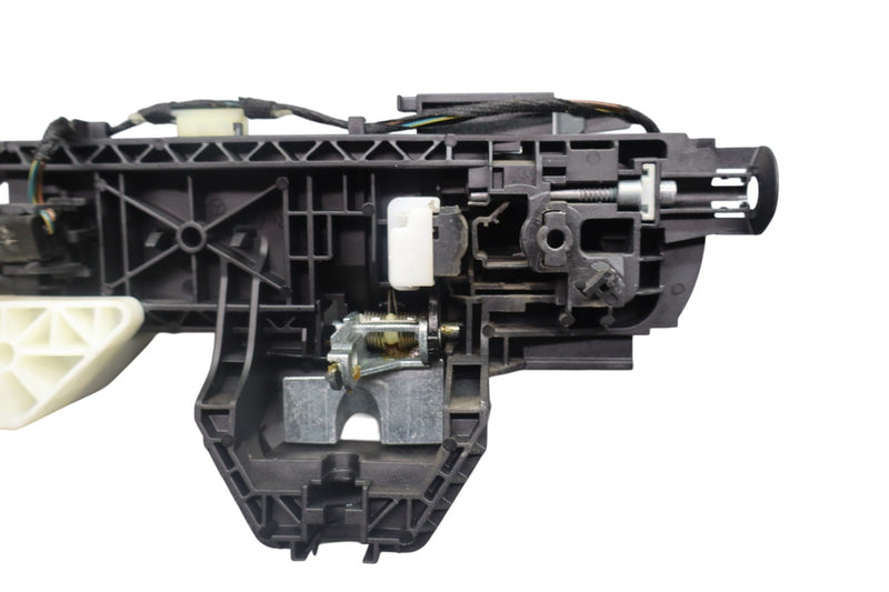 Load image into Gallery viewer, 05-20 Mercedes B250e CLA250 Front Right Side Exterior Door Handle Keyless Go OEM
