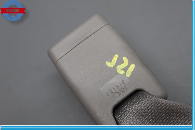 Load image into Gallery viewer, 15-18 Hyundai Genesis Rear Center &amp; Right Seat Belt Seatbelt Dual Buckle Oem
