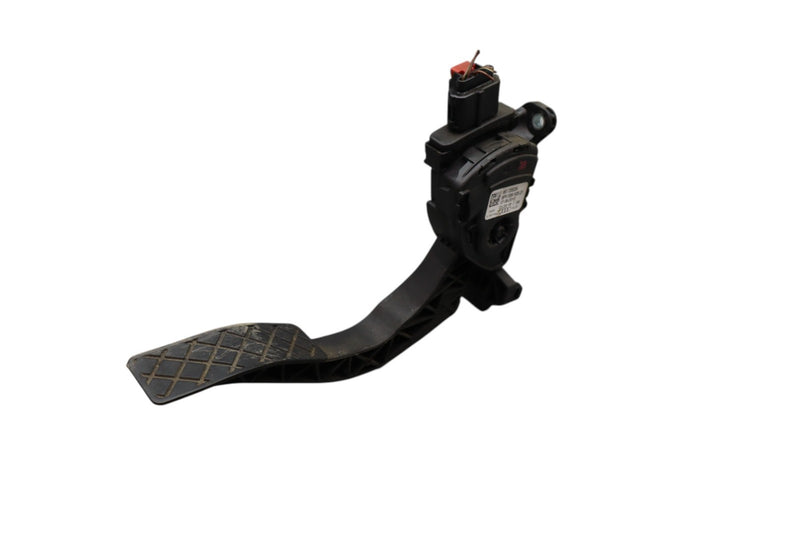Load image into Gallery viewer, 08-18 Audi A6 A6 Quattro Gas Accelerator Throttle Pedal Black 8K1723523 Oem
