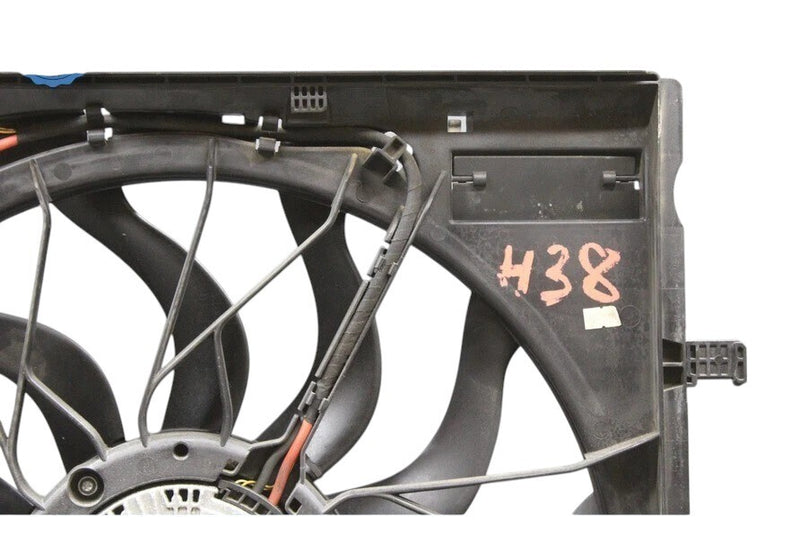 Load image into Gallery viewer, 13-16 Mercedes X166 GL550 GL450 Engine Motor Radiator Cooling Fan Assembly Oem
