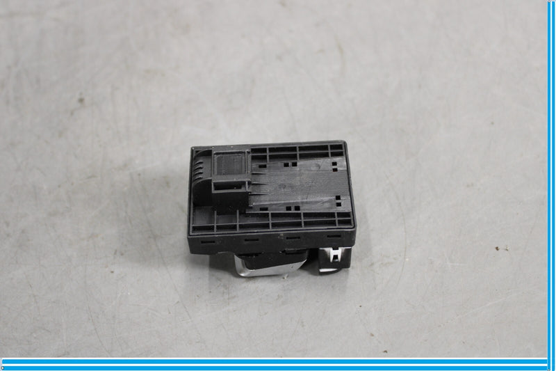 Load image into Gallery viewer, 11-17 Audi A8 A8 Quattro Rear Right Passenger Windshiled Sunshade Switch Oem

