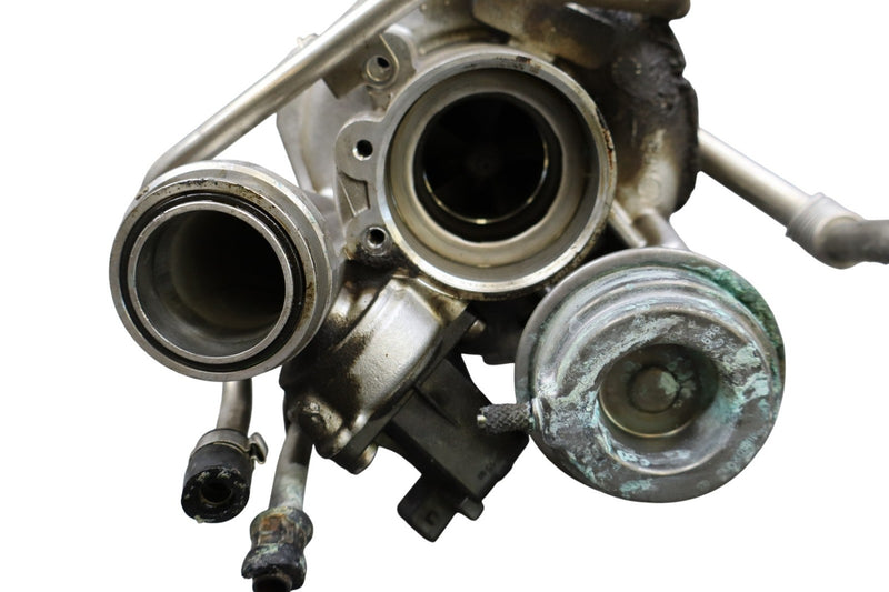 Load image into Gallery viewer, 09-12 BMW 750i F01 N63 Right Passenger Side Turbo Turbocharger Assembly Oem
