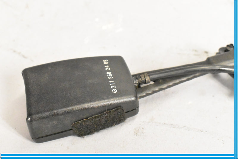 Load image into Gallery viewer, 03-11 Mercedes CLS550 CLS55 AMG E550 W219 Front Right Seat Belt Buckle Oem
