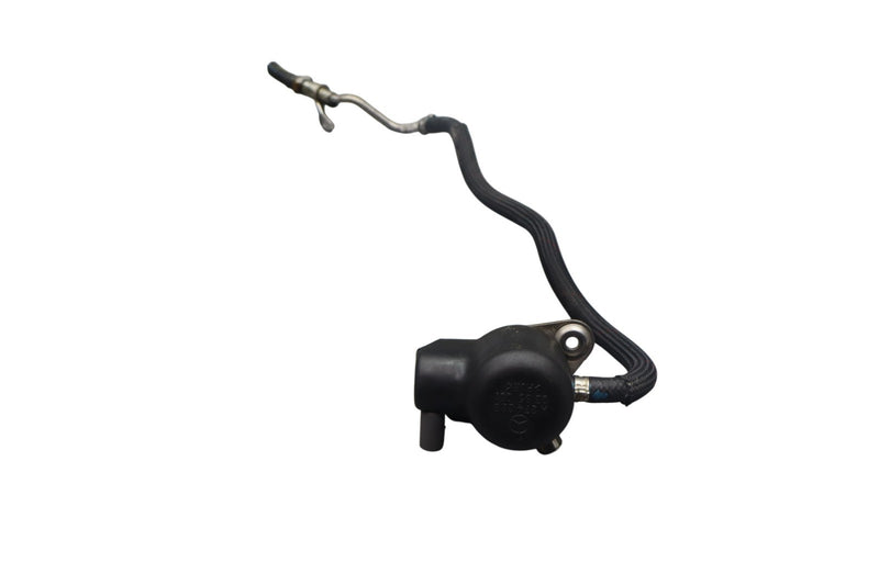 Load image into Gallery viewer, 15-19 Mercedes C300 W205 E300 2.0L Engine Motor High Pressure Fuel Pump Oem
