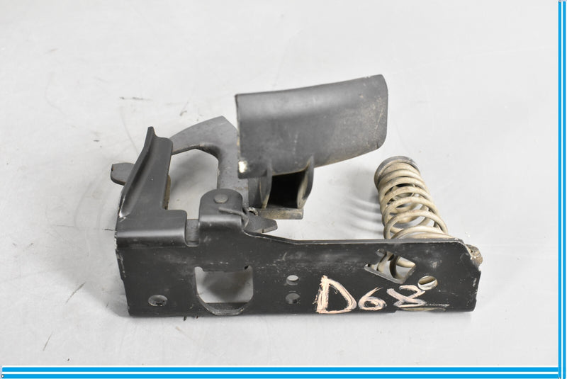Load image into Gallery viewer, 2006 Mercedes SLK280 SLK350 R171 Front Hood Hook Latch Lock Handle Opener Oem
