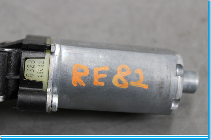 Load image into Gallery viewer, 11-18 Porsche Cayenne Front Right Side Seat Adjust Recliner Regulator Motor Oem
