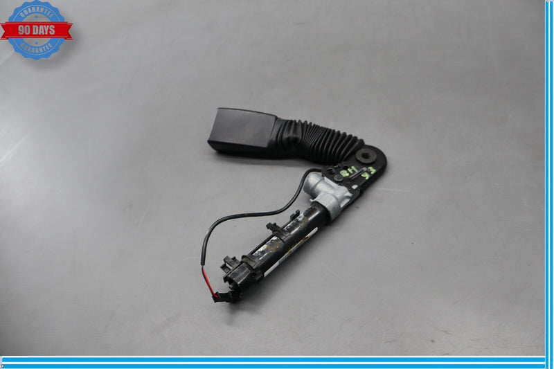 Load image into Gallery viewer, 11-16 BMW 535i GT xDrive Front Right Passenger Side Seatbelt Seat Belt Buckle Oe
