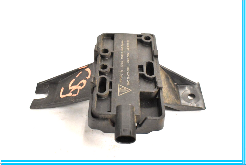 Load image into Gallery viewer, 11-18 Porsche Cayenne Keyless Entry Antenna Module 7PP962132 Oem
