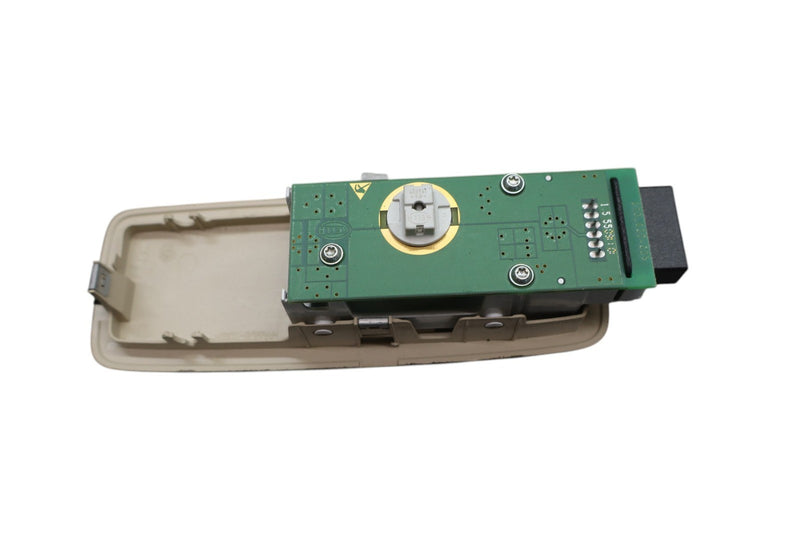 Load image into Gallery viewer, 11-14 Volkswagen VW Touareg Rear Right Passenger Side Interior Dome Light Oem
