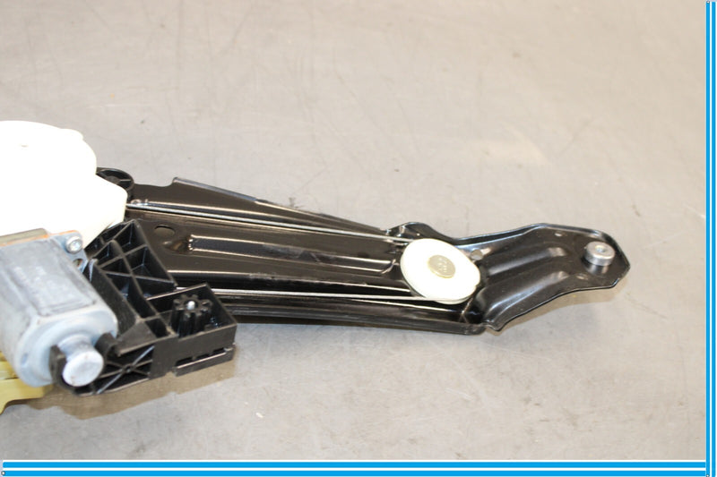 Load image into Gallery viewer, 09-15 BMW 750i 750Li F01 Rear Right Passenger Side Door Window Regulator Oem
