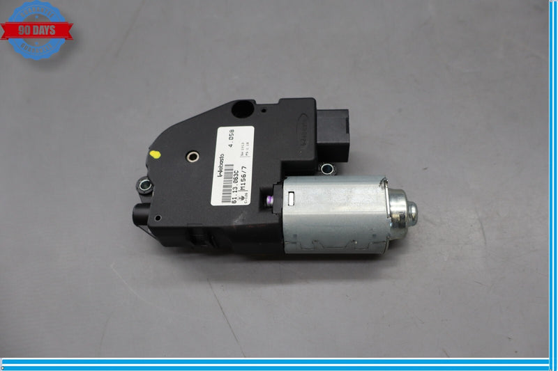 Load image into Gallery viewer, 14-17 Maserati Ghibli S Sunroof Sun Roof Motor Regulator 673000063 Oem
