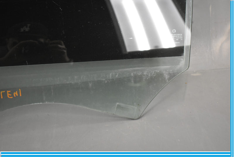 Load image into Gallery viewer, 10-13 Mercedes CLS550 Rear Left Driver Side Window Door Window Auto Glass Oem
