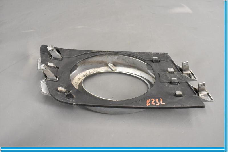 Load image into Gallery viewer, 07-09 Mercedes GL450 GL550 Left Side Base Bumper Fog Light Grille Grill Oem

