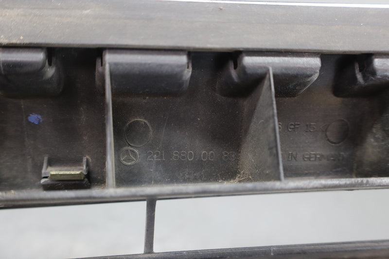 Load image into Gallery viewer, 10-13 Mercedes W221 S550 S400 Front Hood Radiator Grille Grill Oem
