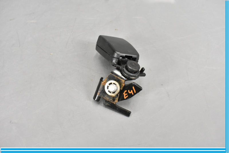 Load image into Gallery viewer, 12-18 Mercedes CLS550 W218 Rear Right Passenger Side Seat Belt Buckle Oem
