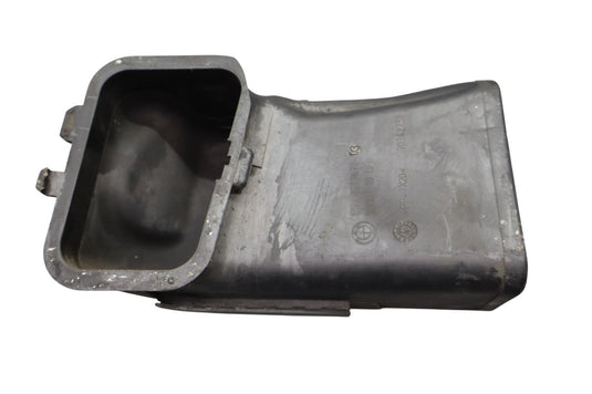 11-16 BMW 550i GT xDrive F07 Front Right Side Engine Air Intake Duct Tube Oem