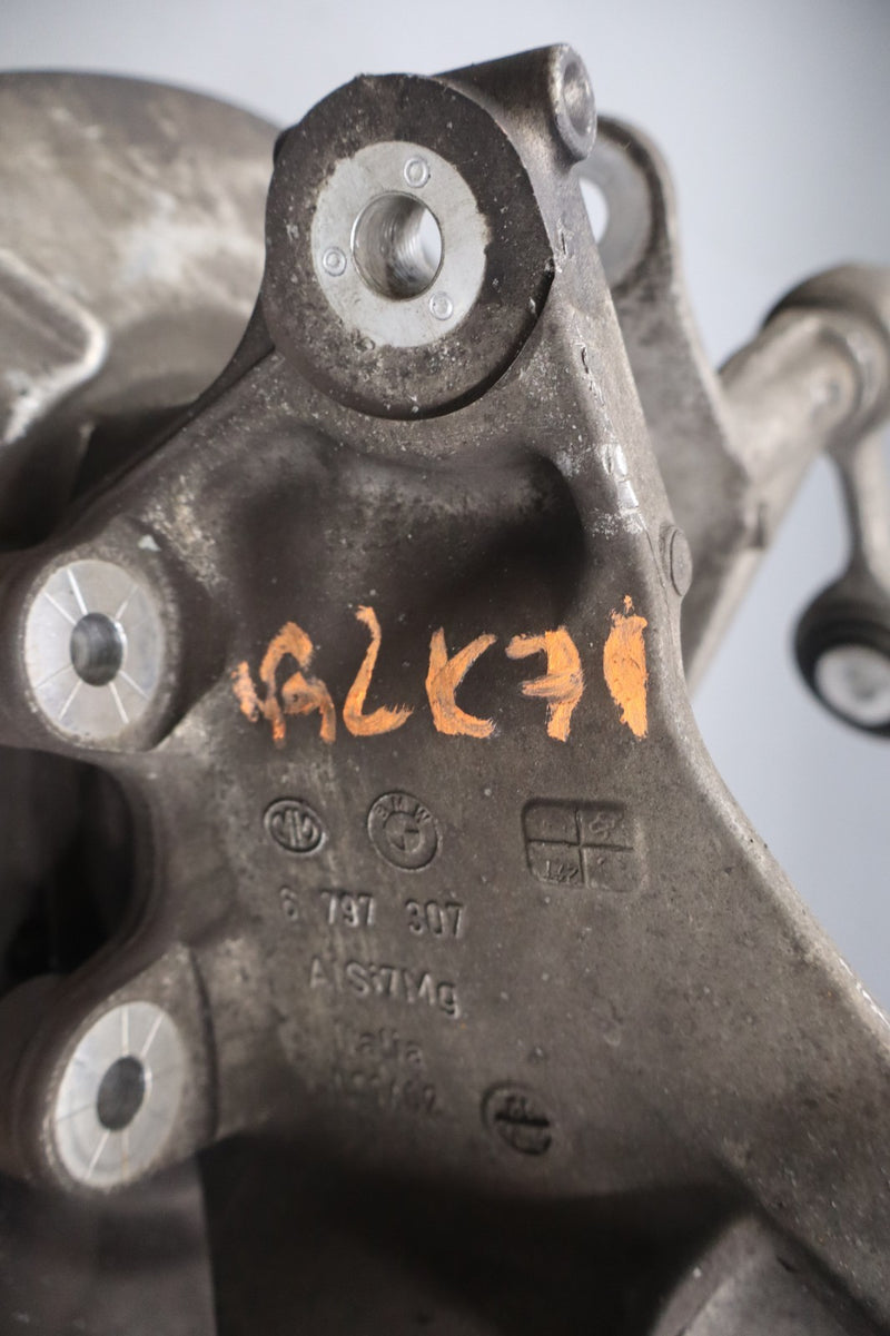 Load image into Gallery viewer, 11-16 BMW 528i 535i GT F10 Rear Left Side Spindle Knuckle Hub 33326793769 Oem
