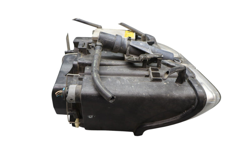 Load image into Gallery viewer, 03-08 Maserati Quattroporte M139 Front Right Side Xenon Headlight Lamp Oem
