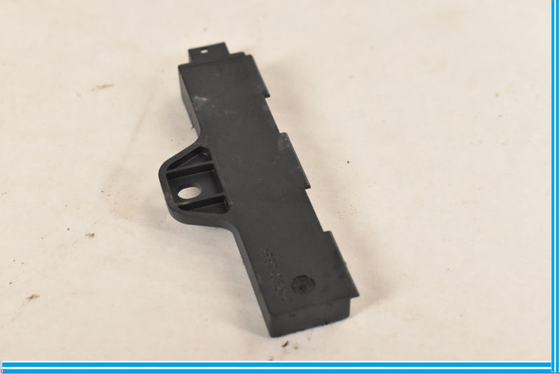Load image into Gallery viewer, 09-19 BMW 750i 750Li F01 F02 F07 F10 Keyless Entry Antenna 65209220832 Oem
