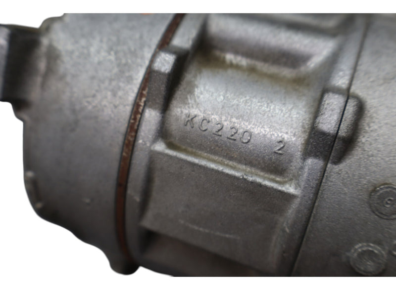 Load image into Gallery viewer, 17-19 Alfa Romeo Giulia 2.0L A/c Ac Air Conditioning Compressor &amp; Clutch Oem
