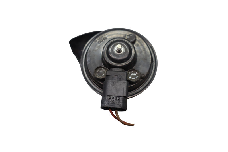 Load image into Gallery viewer, 10-17 BMW 535i 550i GT F07 Front High Pitch Tone Horn Signal 7248685 Oem

