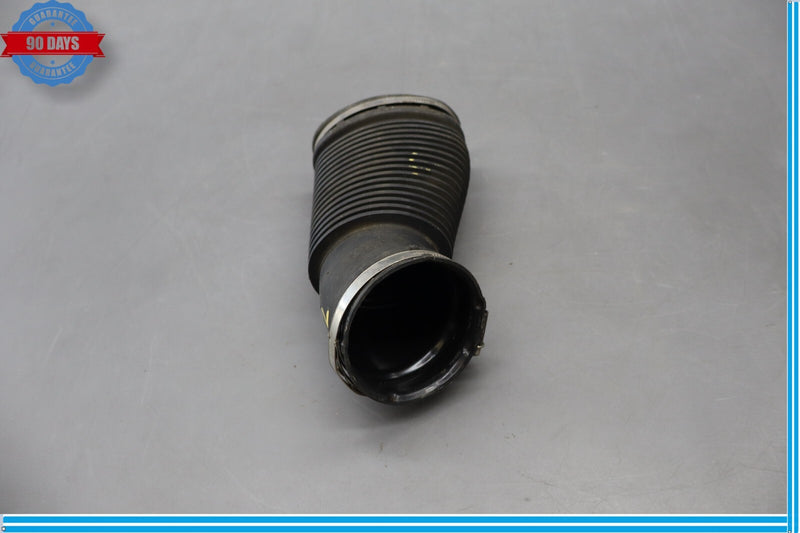 Load image into Gallery viewer, 10-12 Land Rover Range Rover HSE Passenger Side Air Intake Tube 1037120 Oem

