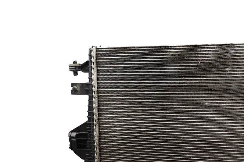 Load image into Gallery viewer, 11-17 Volkswagen VW Touareg Engine Water Cooling Radiator 95810613210 Oem
