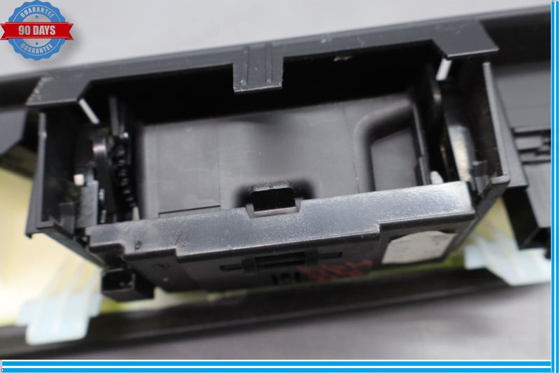 Load image into Gallery viewer, 11-18 Volkswagen VW Touareg Rear Right Door Armrest Switch Trim 7P6867364 Oem
