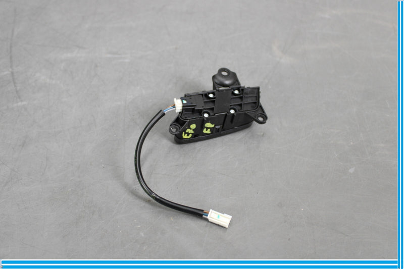 Load image into Gallery viewer, 07-13 Mercedes S400 S550 W221 Front Right Side Door Lock Switch Oem
