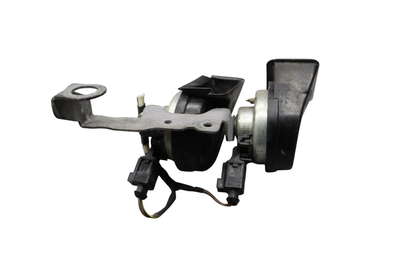 Load image into Gallery viewer, 10-12 Audi A3 A3 Quattro Hight &amp;Low Tone Alarm Sound Siren Horn 55806AM80S Oem
