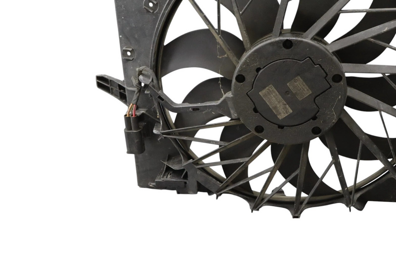 Load image into Gallery viewer, 04-05 BMW 645Ci E63 Engine Radiator Condenser Cooling Fan Assy 17427514314 Oem
