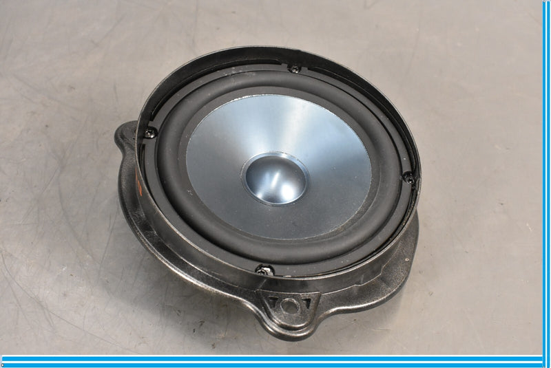 Load image into Gallery viewer, 06-11 Mercedes CLS550 CLS500 W219 Front Right Passenger Side Door Speaker Oem
