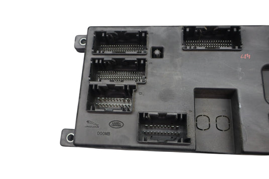 17-20 Jaguar X260 XF XE Body Control Module Junction Fuse Relay Box Oem