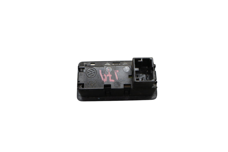 Load image into Gallery viewer, 08-17 Volkswagen Touareg Tailgate Liftgate Back Door Release Open Switch Oem
