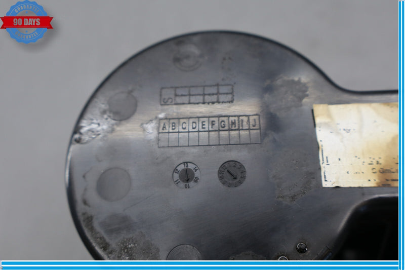 Load image into Gallery viewer, 11-17 Volkswagen Touareg Front Center Cup Holder 7P6-858-602 Oem
