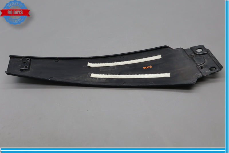 Load image into Gallery viewer, 14-17 Maserati Quattroporte Front Right Exterior Door Pillar Trim Cover Oem
