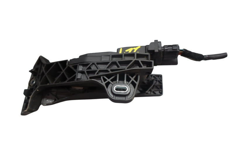 Load image into Gallery viewer, 15-23 Hyundai Genesis Engine Gas Acceleration Accelerator Pedal Assembly Oem
