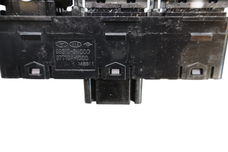 Load image into Gallery viewer, 11-13 Hyundai  Equus SIG Right Side Seat Heat Switch Control 933103N001 Oem
