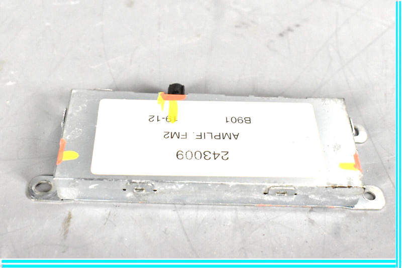 Load image into Gallery viewer, 09-13 Maserati Quattroporte M139 Rear Left Antenna AM/FM Amplifier Module Oem
