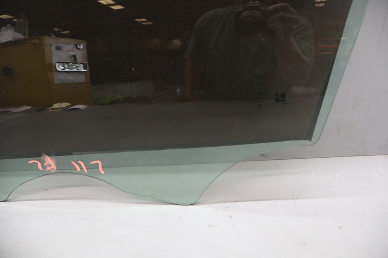 Load image into Gallery viewer, 17-19 Alfa Romeo Giulia Front Left Driver Side Door Window Auto Glass Oem
