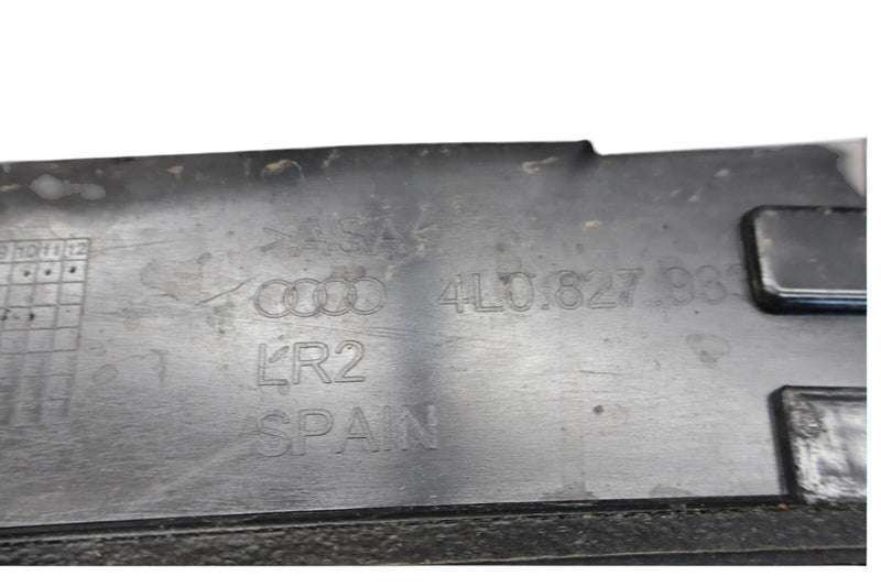 Load image into Gallery viewer, 07-15 Audi Q7 Rear Trunk Tailgate Spoiler w/ Third 3rd Brake Light 4L0827933 OEM
