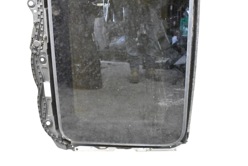 Load image into Gallery viewer, 2014-2016 BMW 428I F32 Front Overhead Sunroof Glass Window Assembly 4529392 Oem
