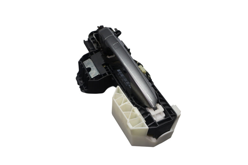 Load image into Gallery viewer, 05-20 Mercedes B250e CLA250 Front Right Side Exterior Door Handle Keyless Go OEM
