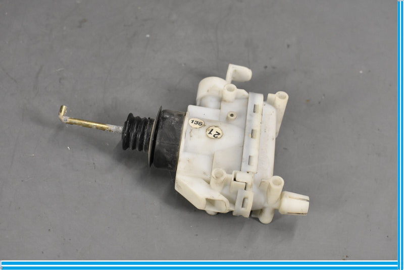 Load image into Gallery viewer, 86-95 Mercedes 300SL W124 Rear Right Side Vacuum Lock Actuator Element Oem
