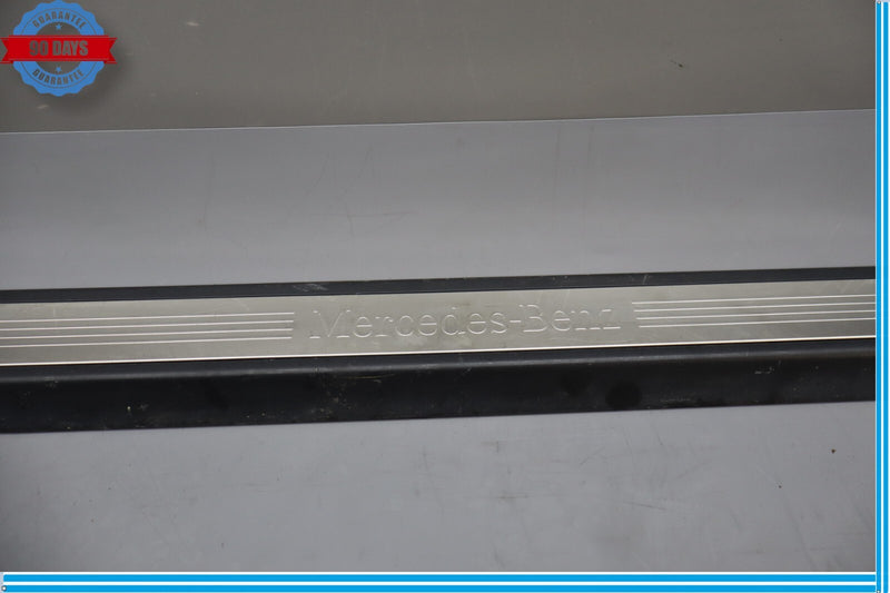 Load image into Gallery viewer, 10-13 Jaguar XF XFR X250 Right Side Door Still Strip Trim Cover A2076800235 Oem
