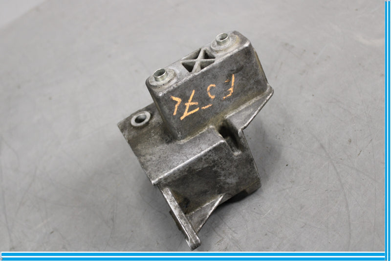 Load image into Gallery viewer, 04-18 Bentley Continental Power Steering Pump Bracket Oem
