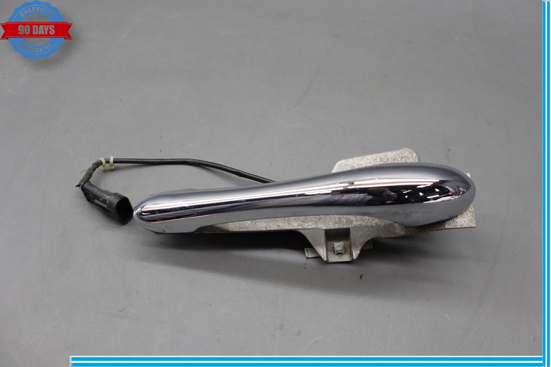 Load image into Gallery viewer, 03-13 Maserati Quattroporte M139 Rear Left Driver Side Exterior Door Handle Oem
