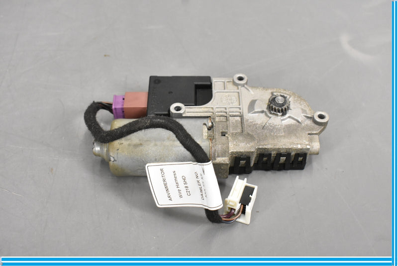 Load image into Gallery viewer, 12-18 Mercedes CLS550 W218 Sunroof Sun Roof Motor Actuator  Oem

