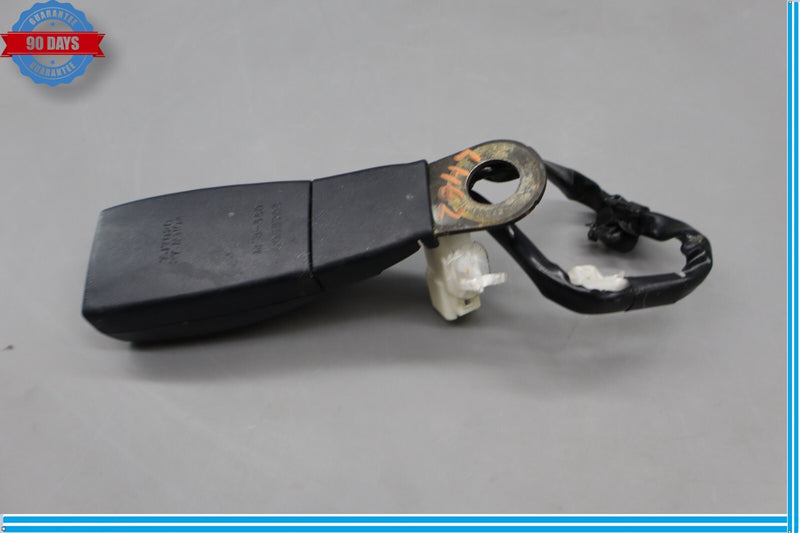 Load image into Gallery viewer, 02-06 Lexus SC430 Z40 Front Left Driver Side Seat Belt Seatbelt Buckle Oem
