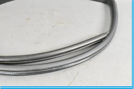09-13 Maserati Quattroporte M139 Front Right Door Weatherstrip Rubber Seal Oem